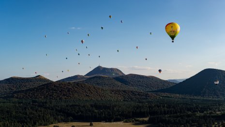 Photographie de paysage en Auvergne Montgolfières Chaîne des Puys