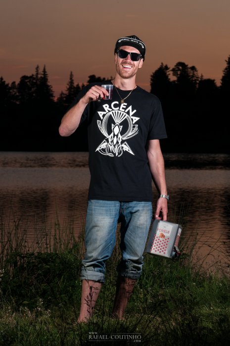 Apéritif au coucher du soleil en Auvergne