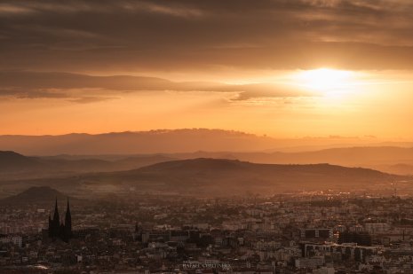 Lever de soleil sur Clermont-Ferrand