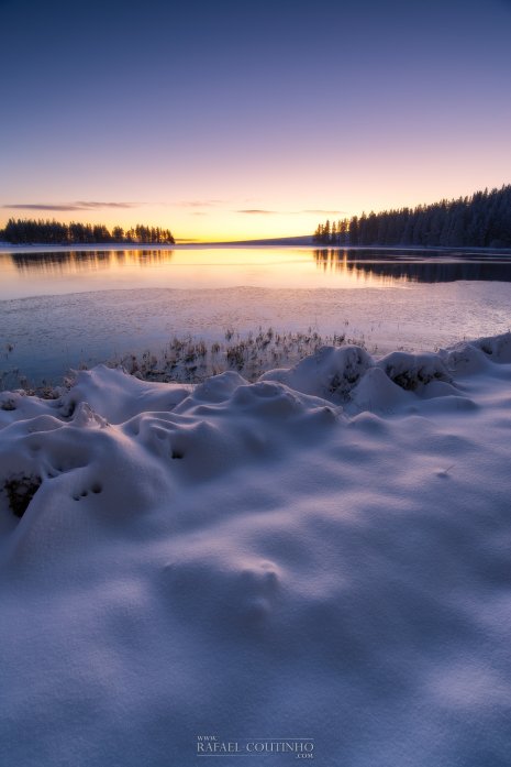 lever de soleil lac de Servières Auvergne neige