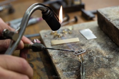 travail atelier bijouterie Pélissier la Régence
