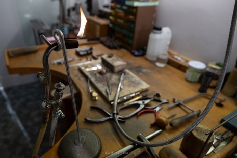 travail atelier bijouterie Pélissier la Régence