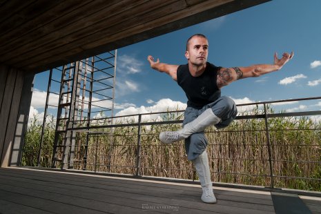 Helio Barreto pose kung-fu Albufeira