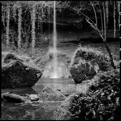 photo argentique noir et blanc cascade