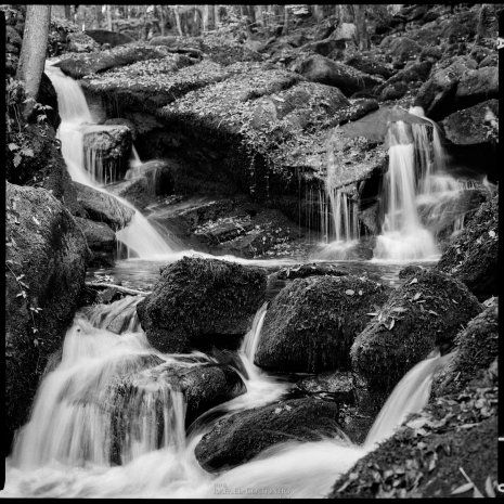 photo argentique noir et blanc cascade