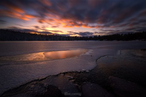 Coucher de soleil lac de Servières gelé Auvergne
