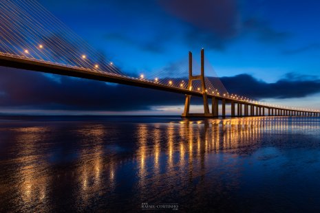 Pont Vasco de Gama avant le lever du soleil Portugal Lisbonne
